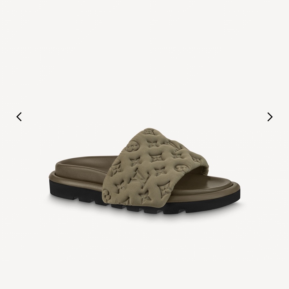 LV POOL PILLOW COMFORT MULE KHAKI COLOR louis